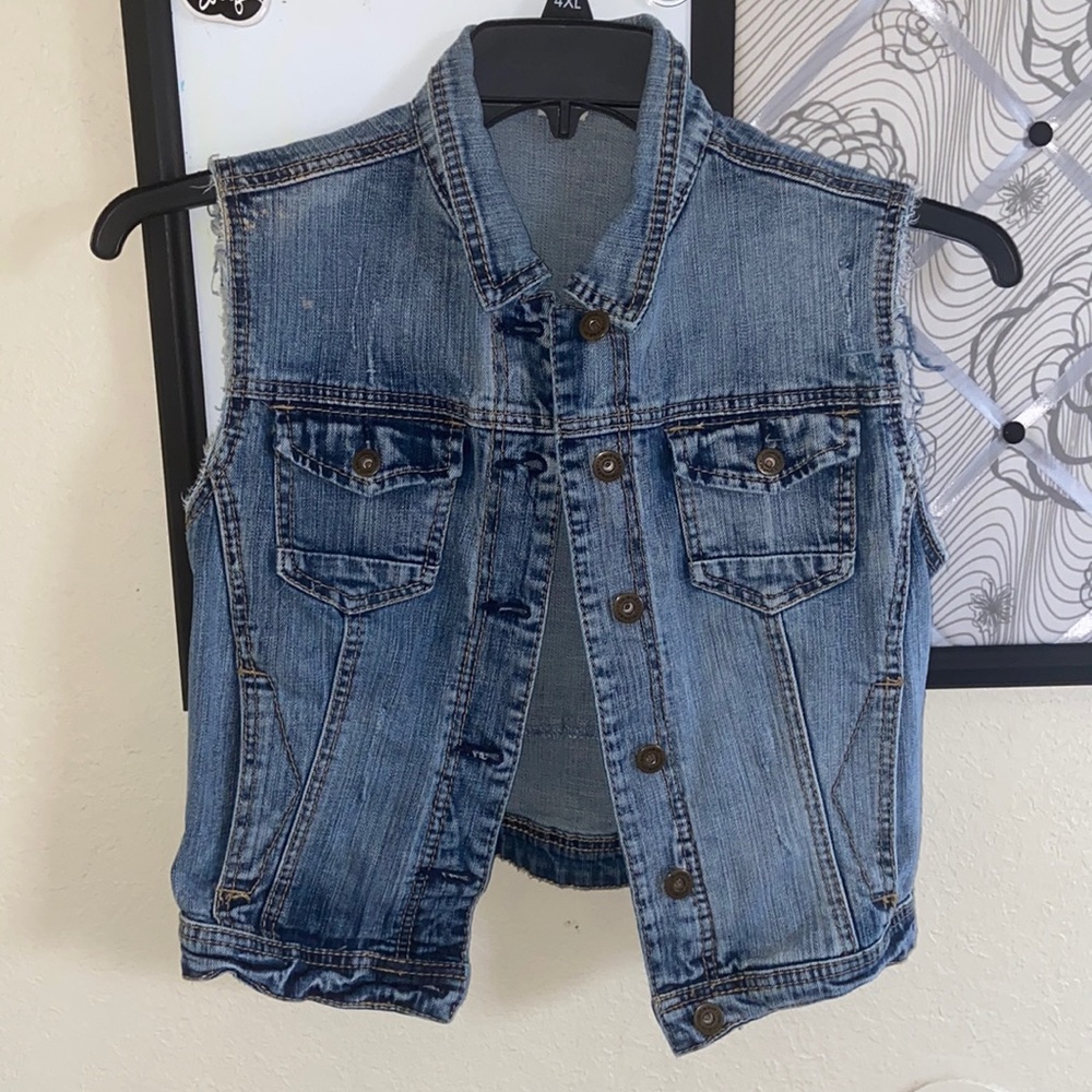 Jean Vest